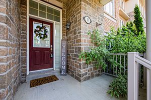 17 Ivy Stone Crt
