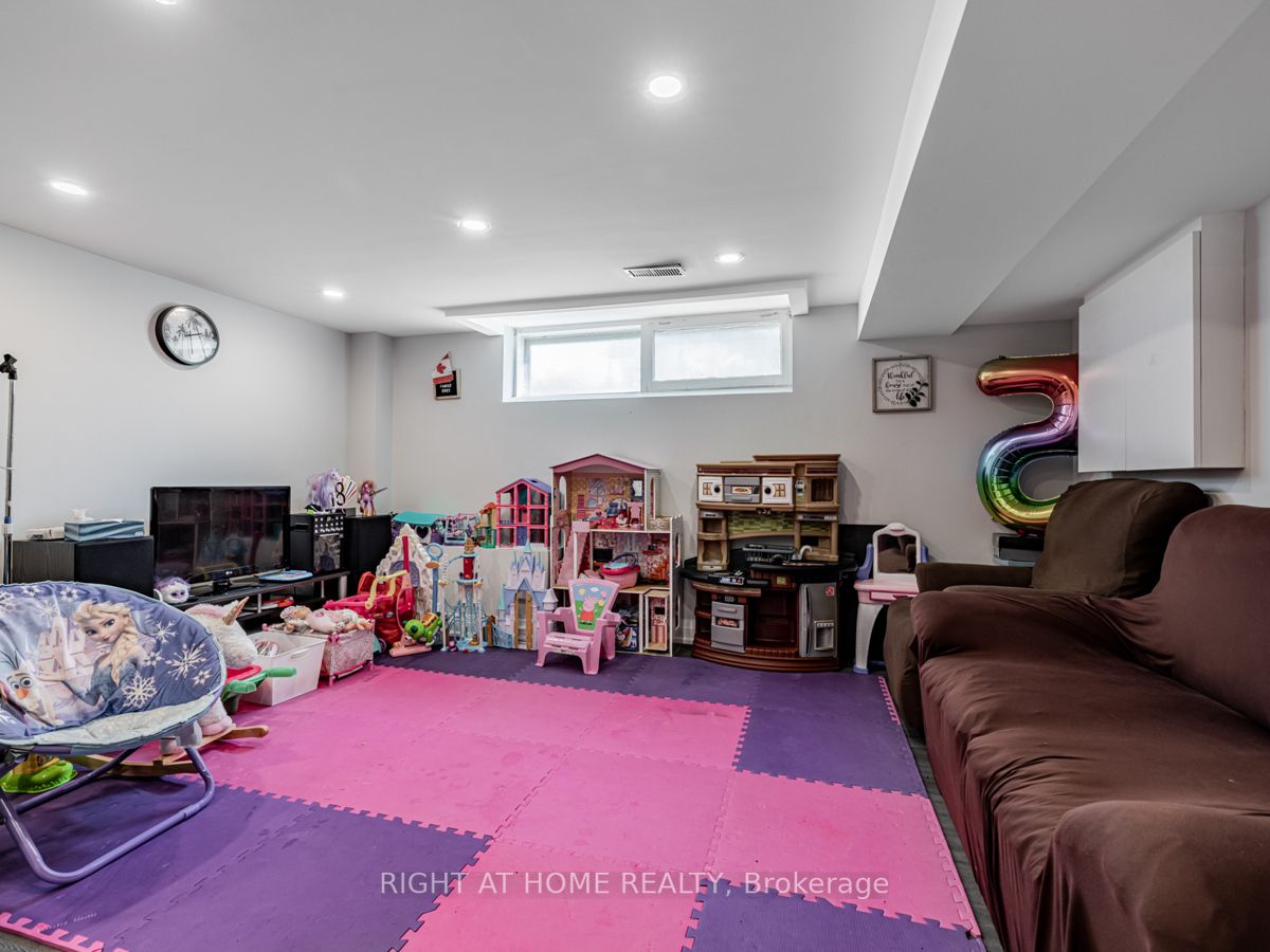 82 Murray Drive