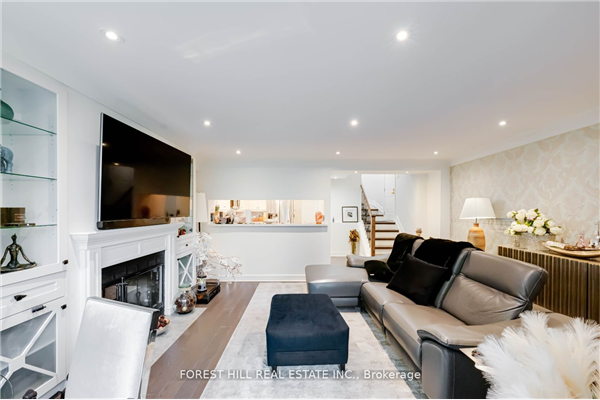 100 Arbors Lane, Vaughan