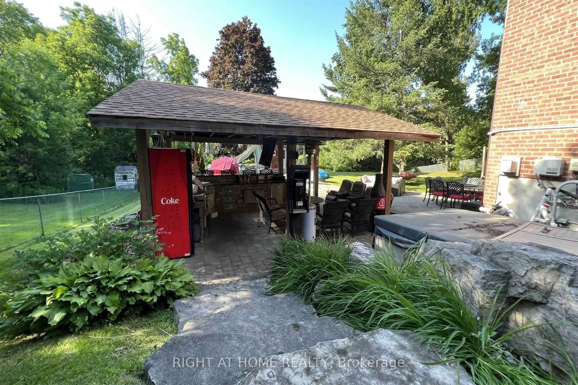 2492 King Rd