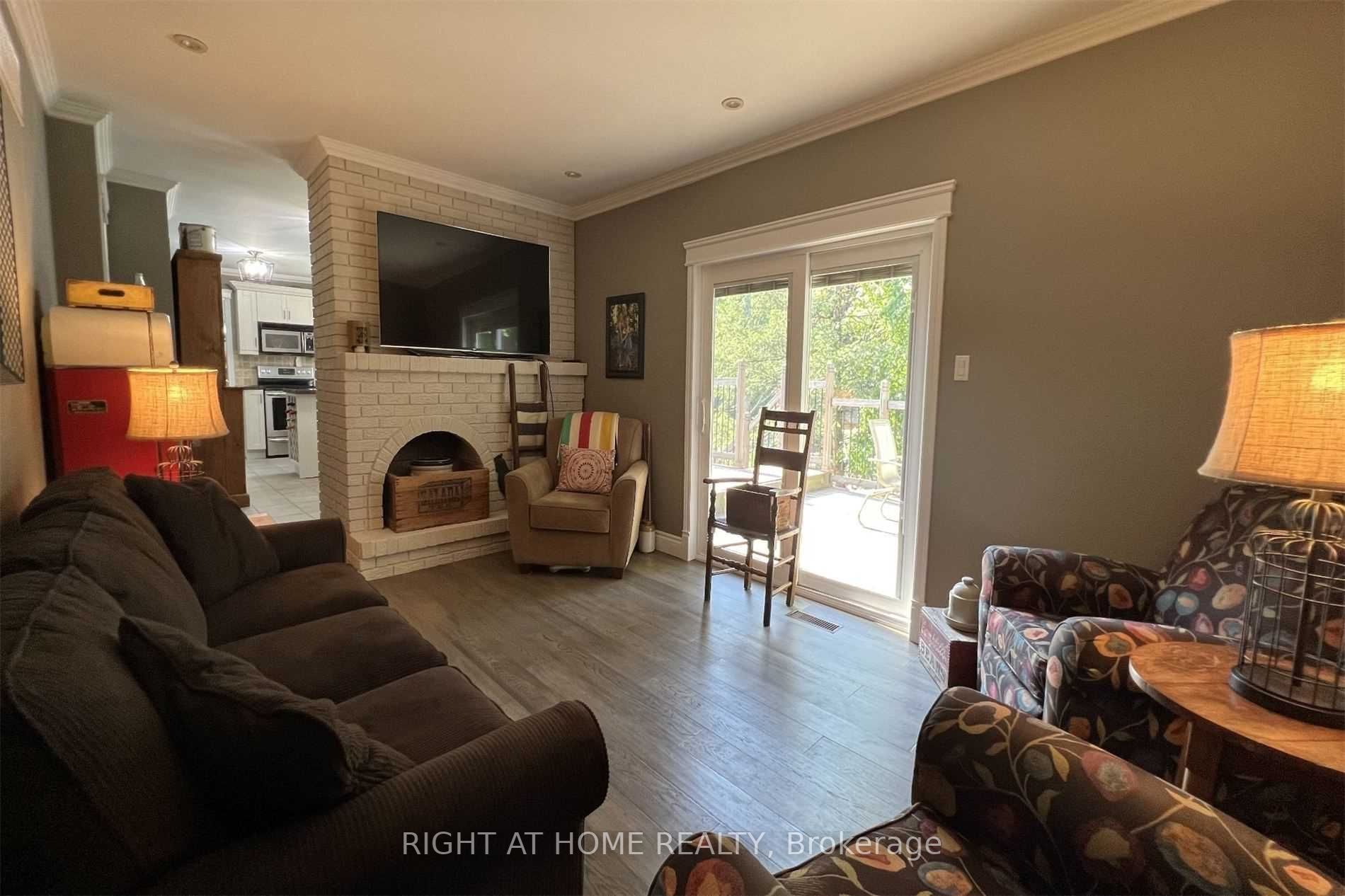 2492 King Rd