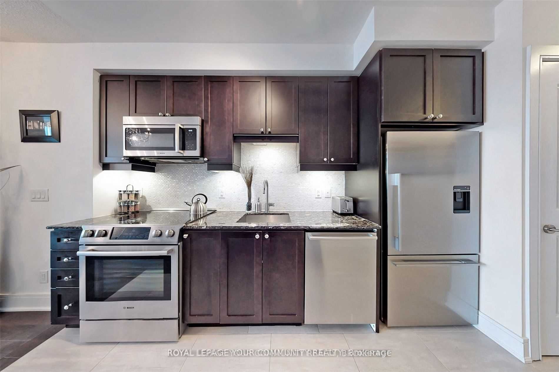 9201 Yonge St, #Ph2401