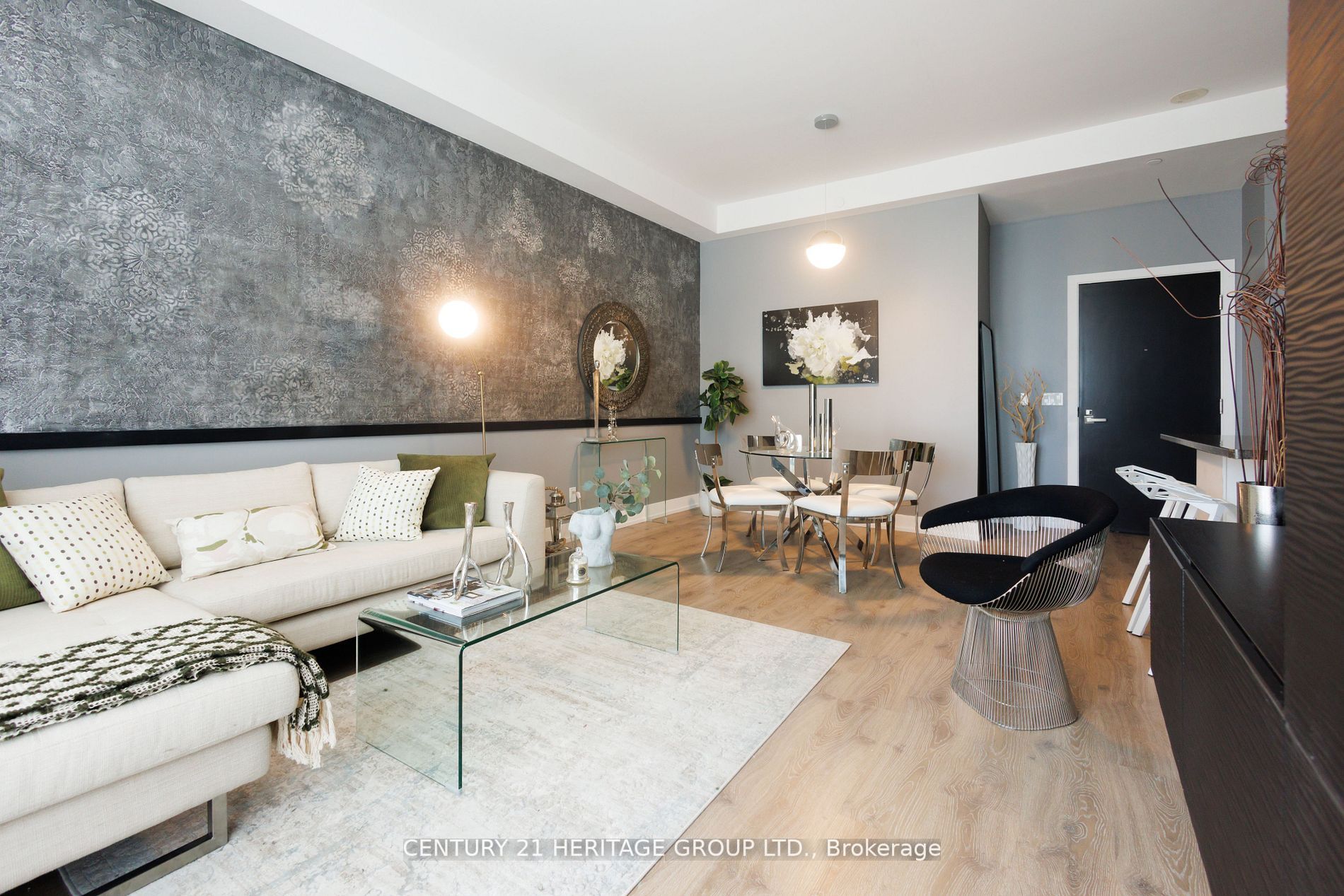 9471 Yonge Street, #213