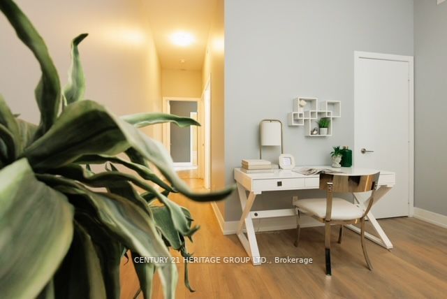9471 Yonge Street, #213