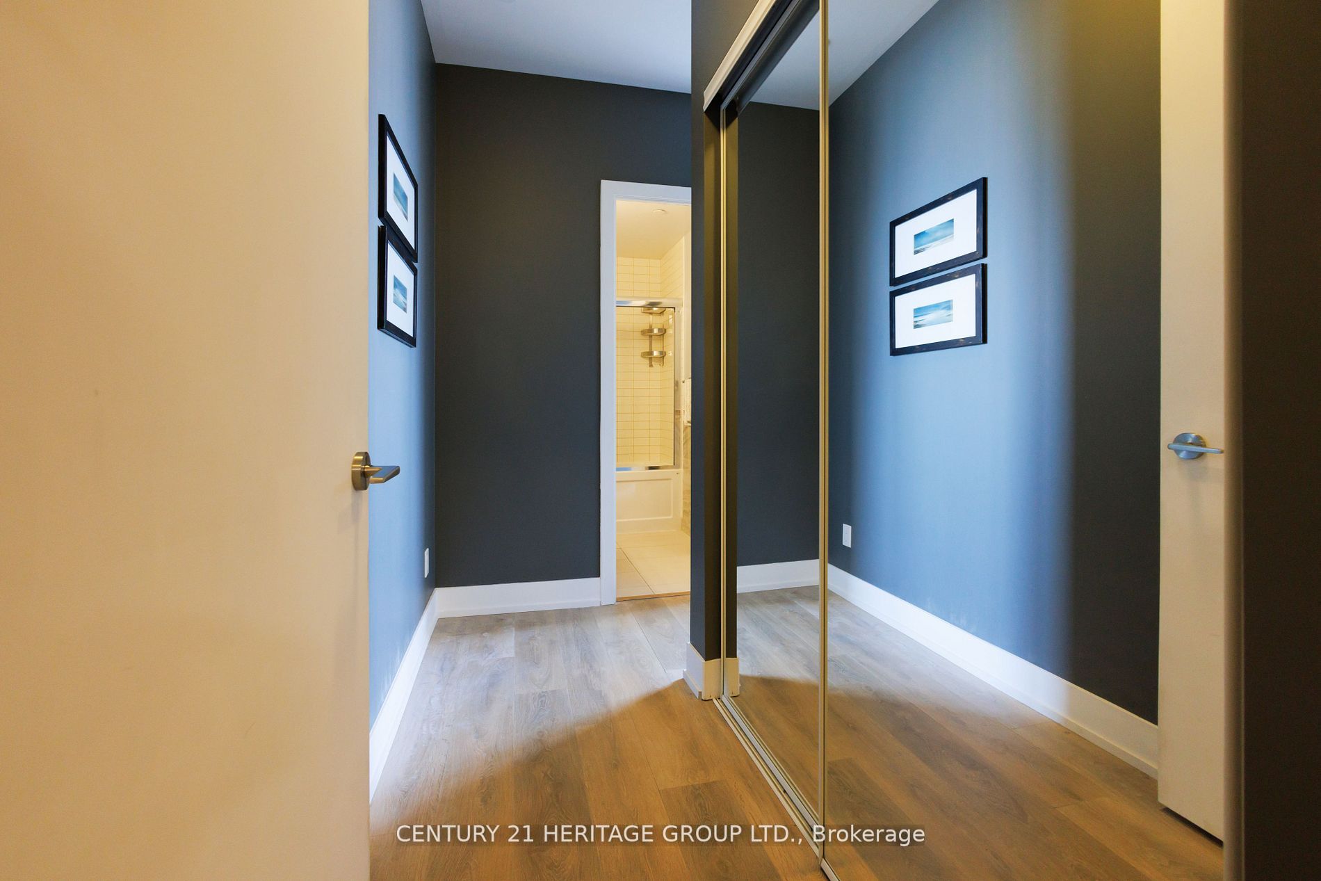 9471 Yonge Street, #213