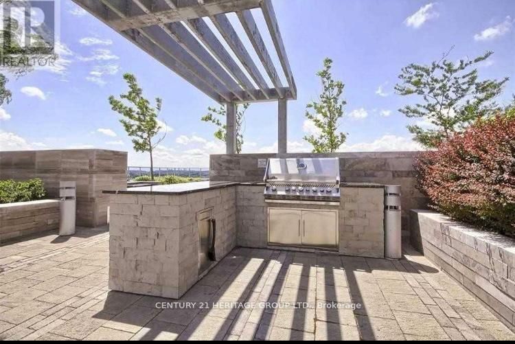 9471 Yonge Street, #213