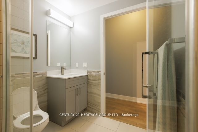 9471 Yonge Street, #213