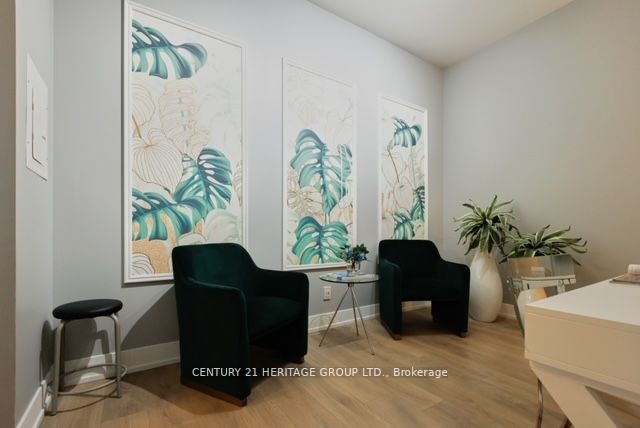 9471 Yonge Street, #213