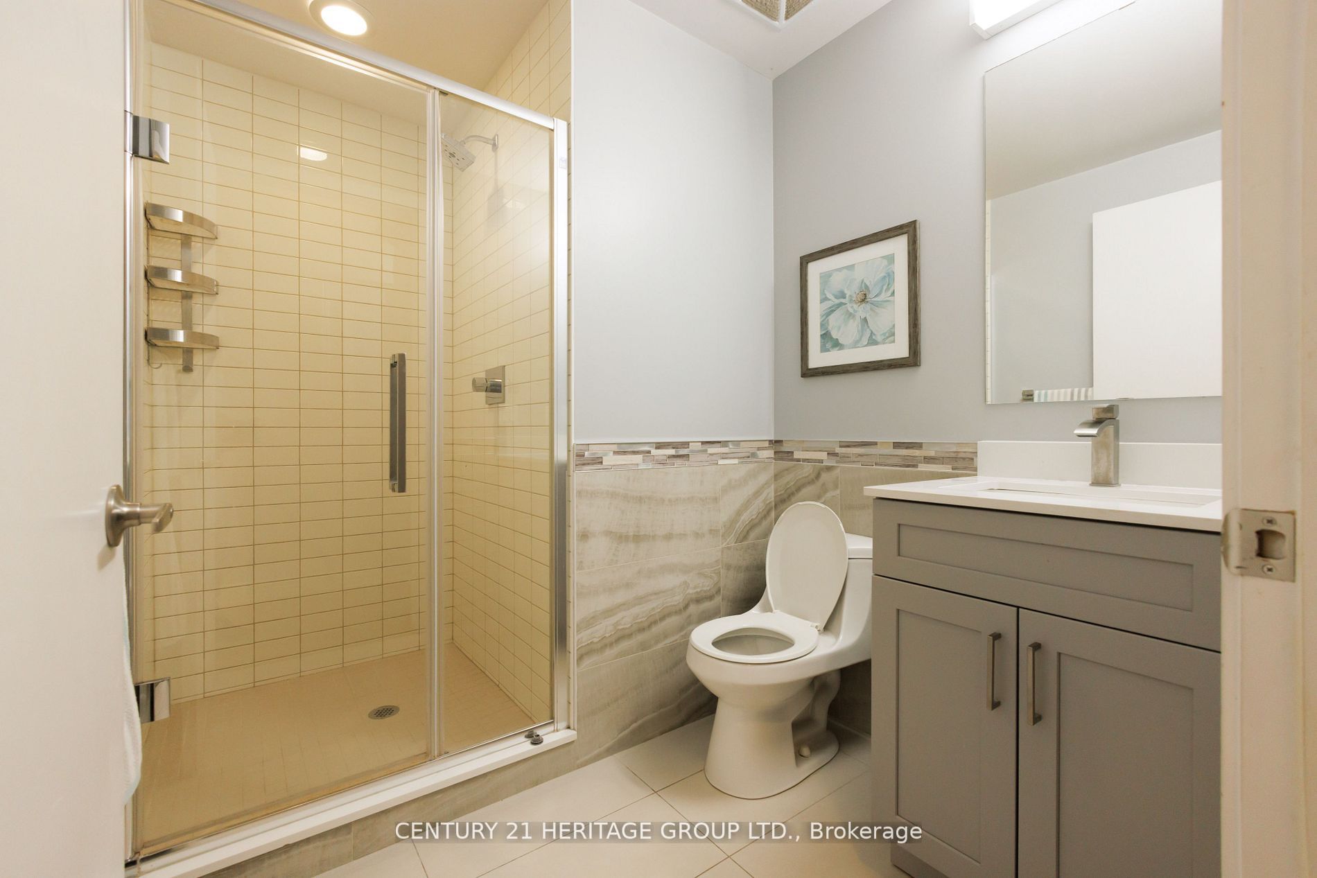 9471 Yonge Street, #213