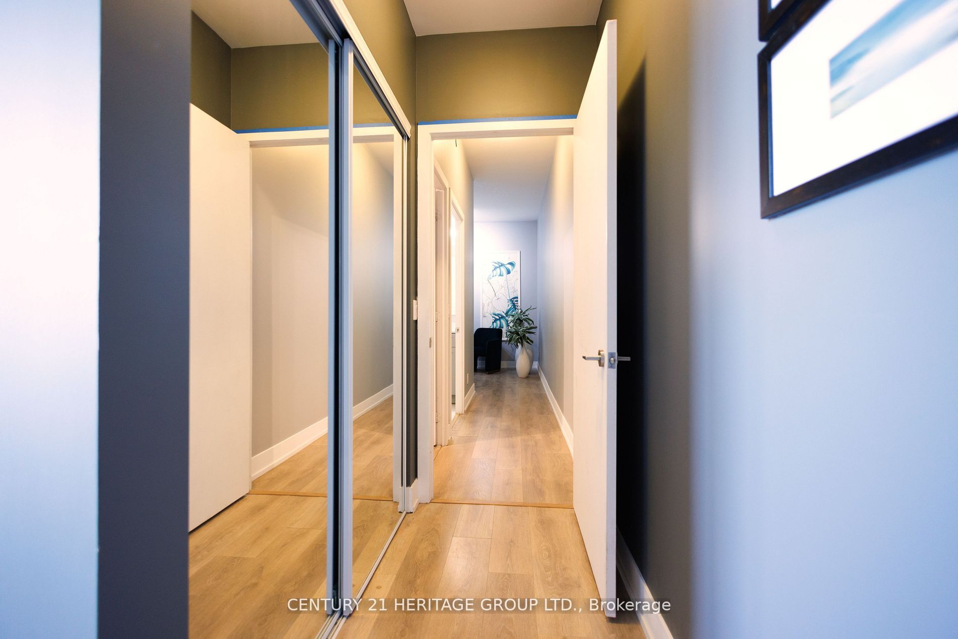 9471 Yonge Street, #213