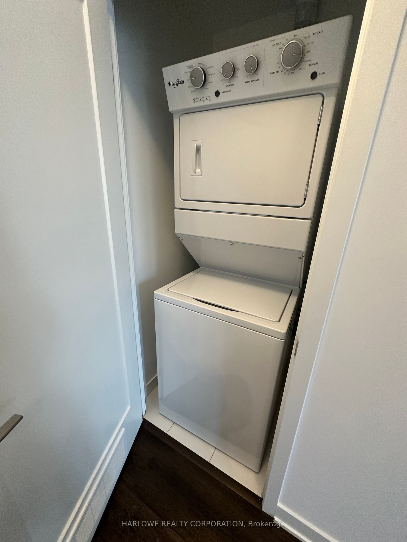 95 Oneida Cres, #1705