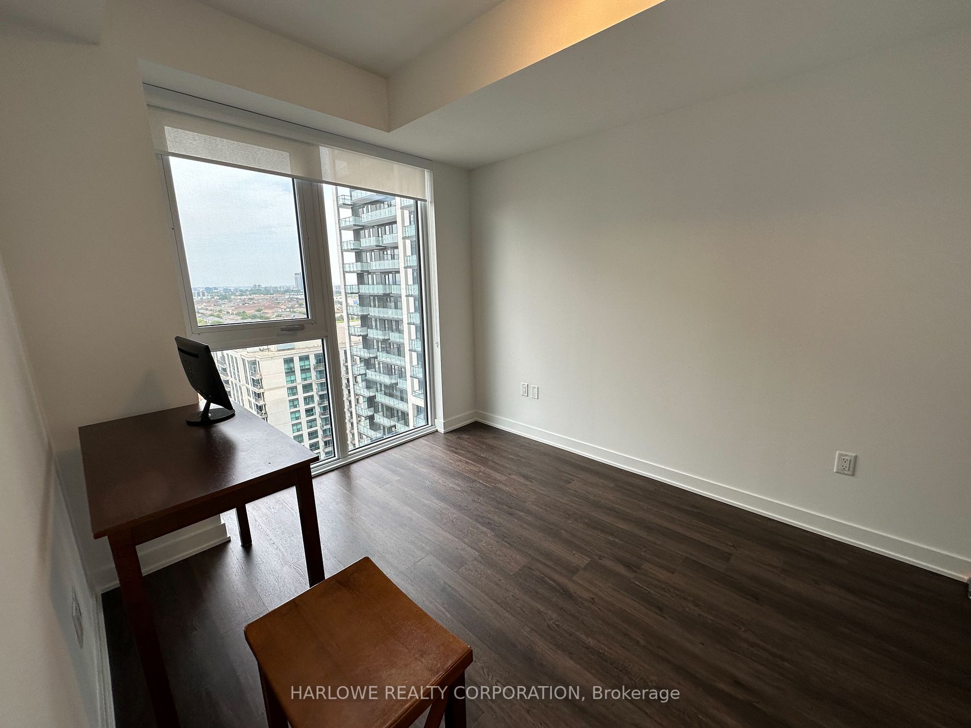 95 Oneida Cres, #1705