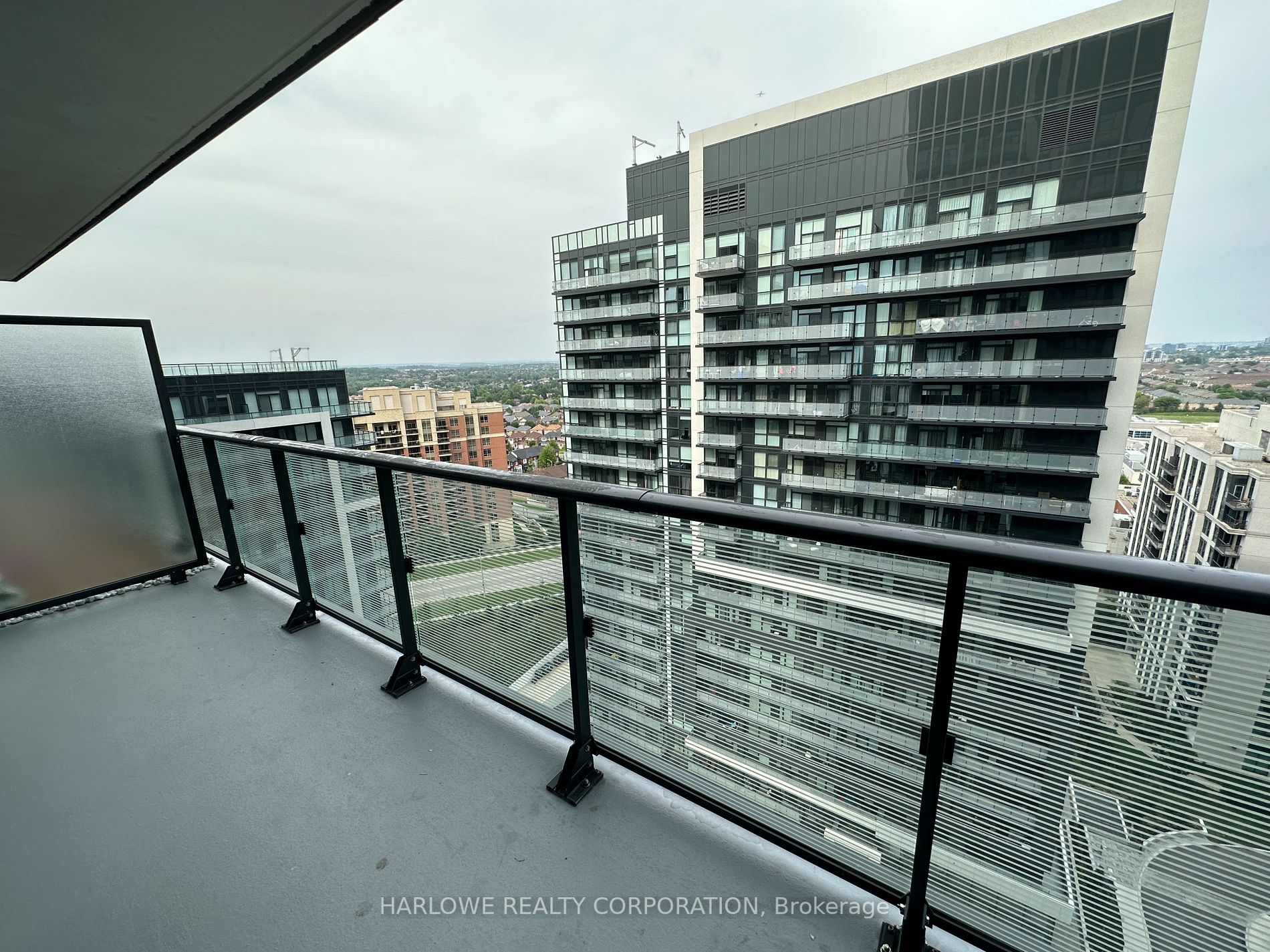 95 Oneida Cres, #1705
