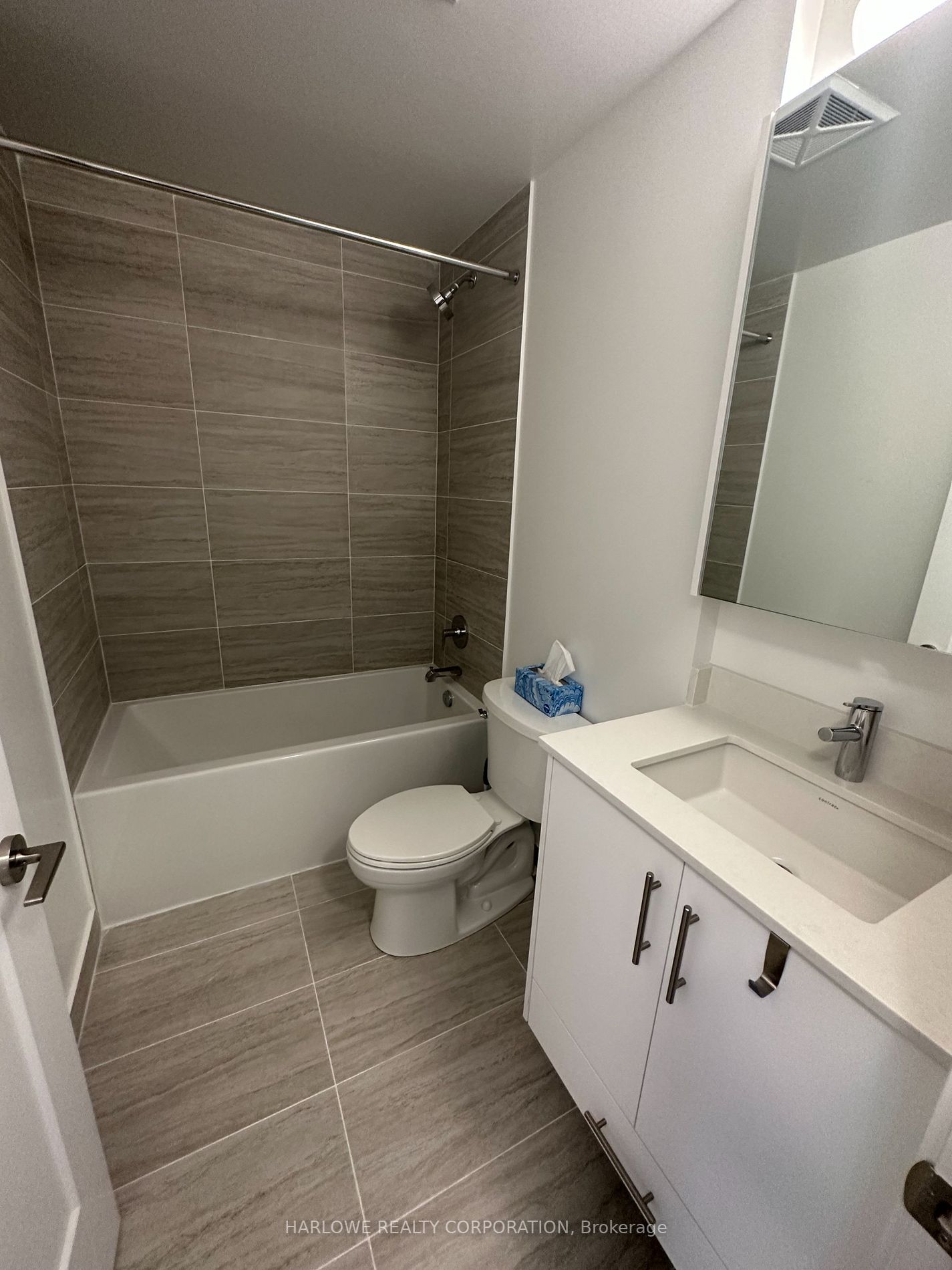 95 Oneida Cres, #1705