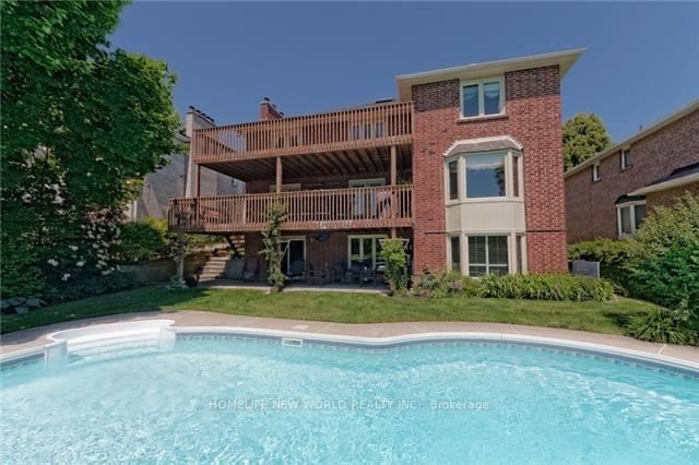 52 Prince Edward Blvd