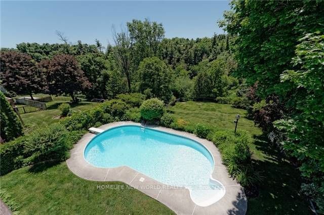 52 Prince Edward Blvd