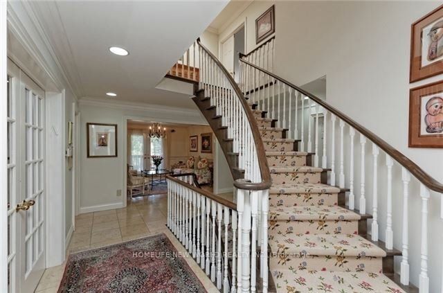 52 Prince Edward Blvd