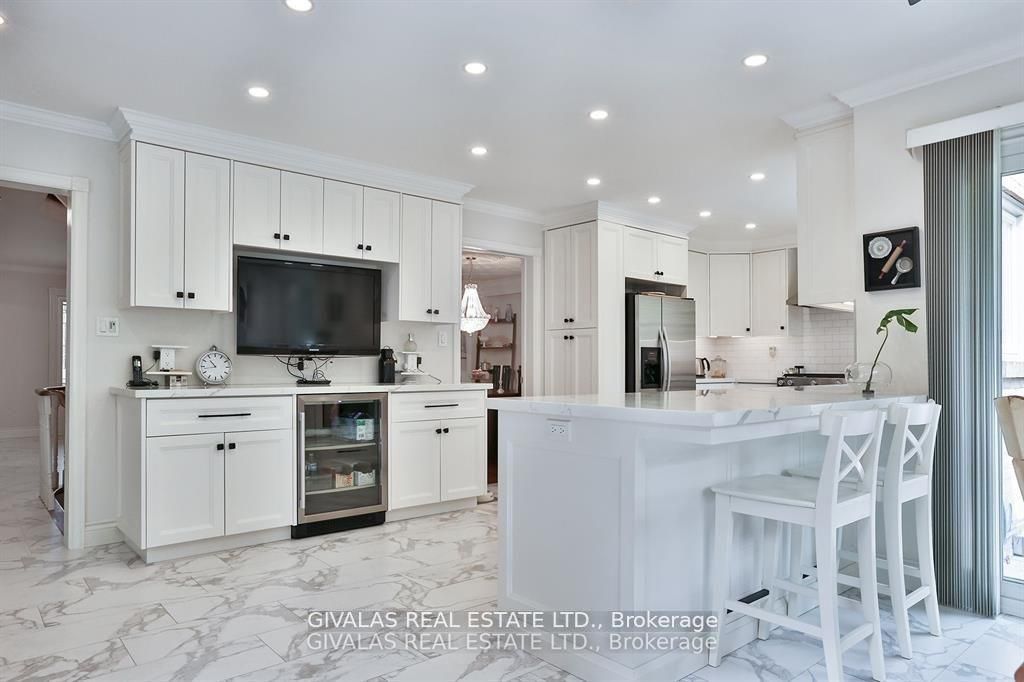 25 Sala Dr