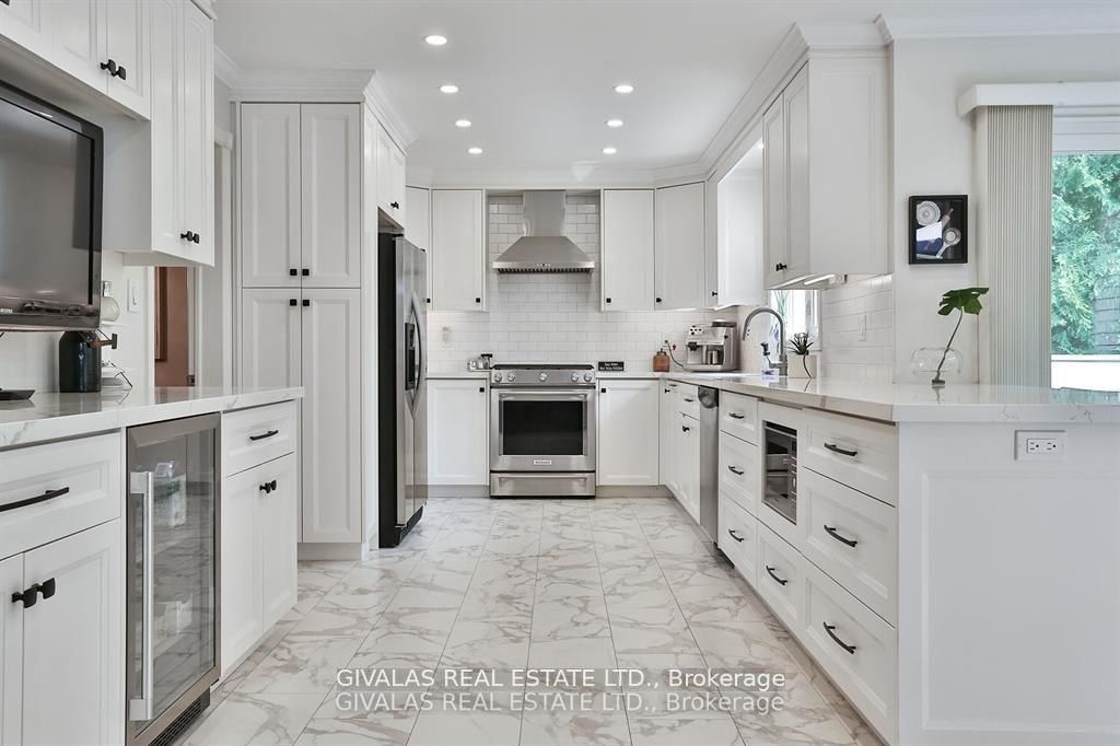 25 Sala Dr