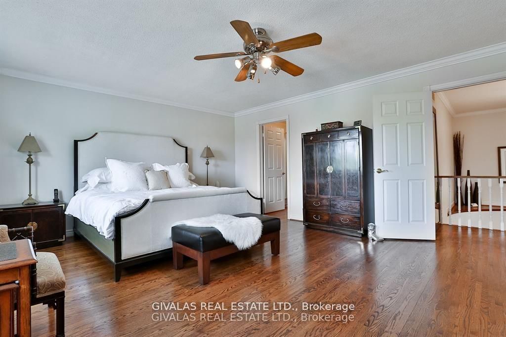 25 Sala Dr