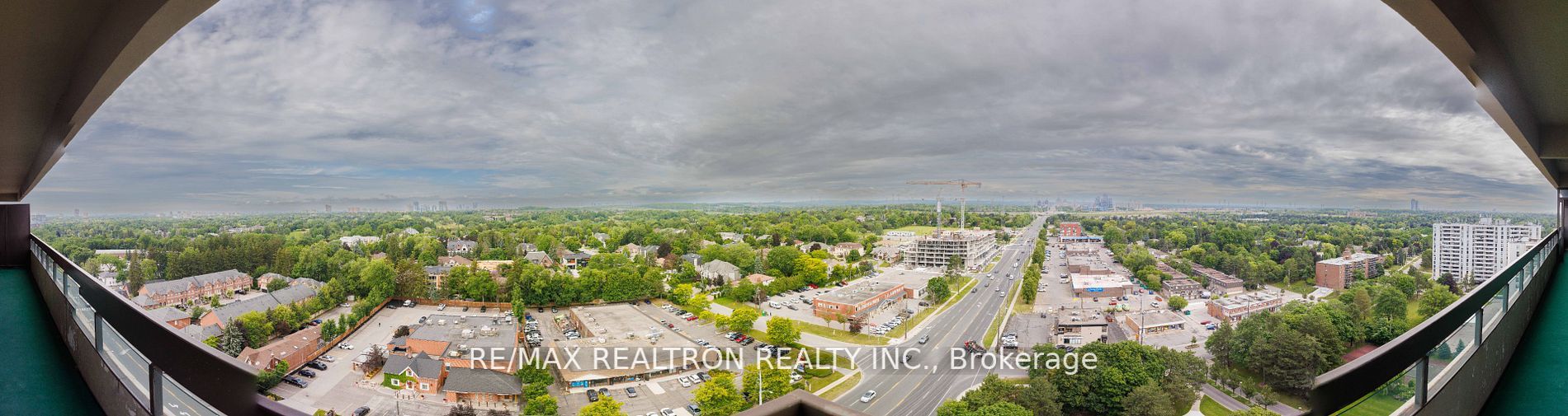 8111 Yonge St, #Ph04