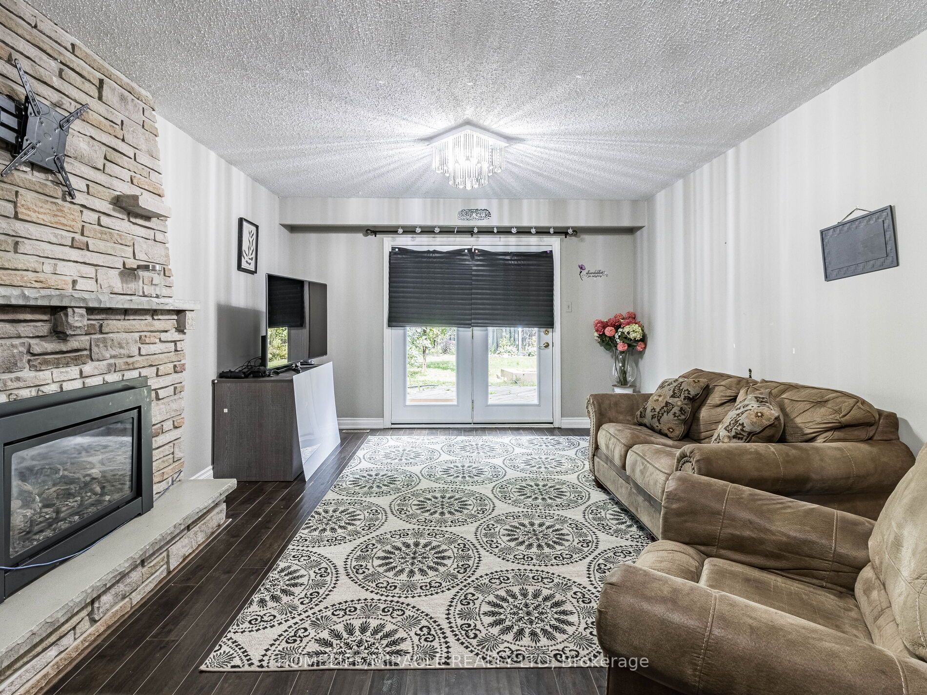 77 Lee Avenue