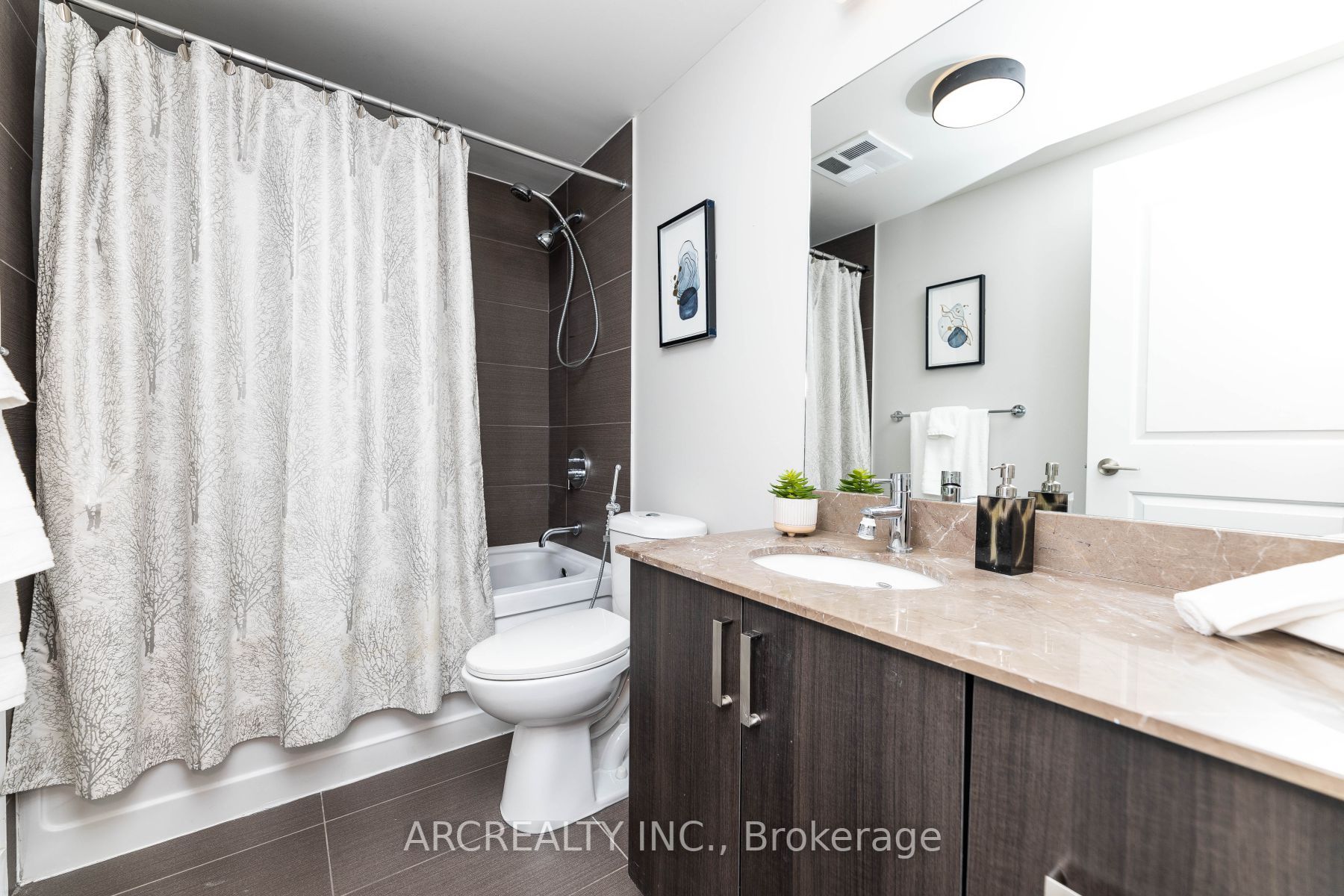 7608 Yonge Street #618