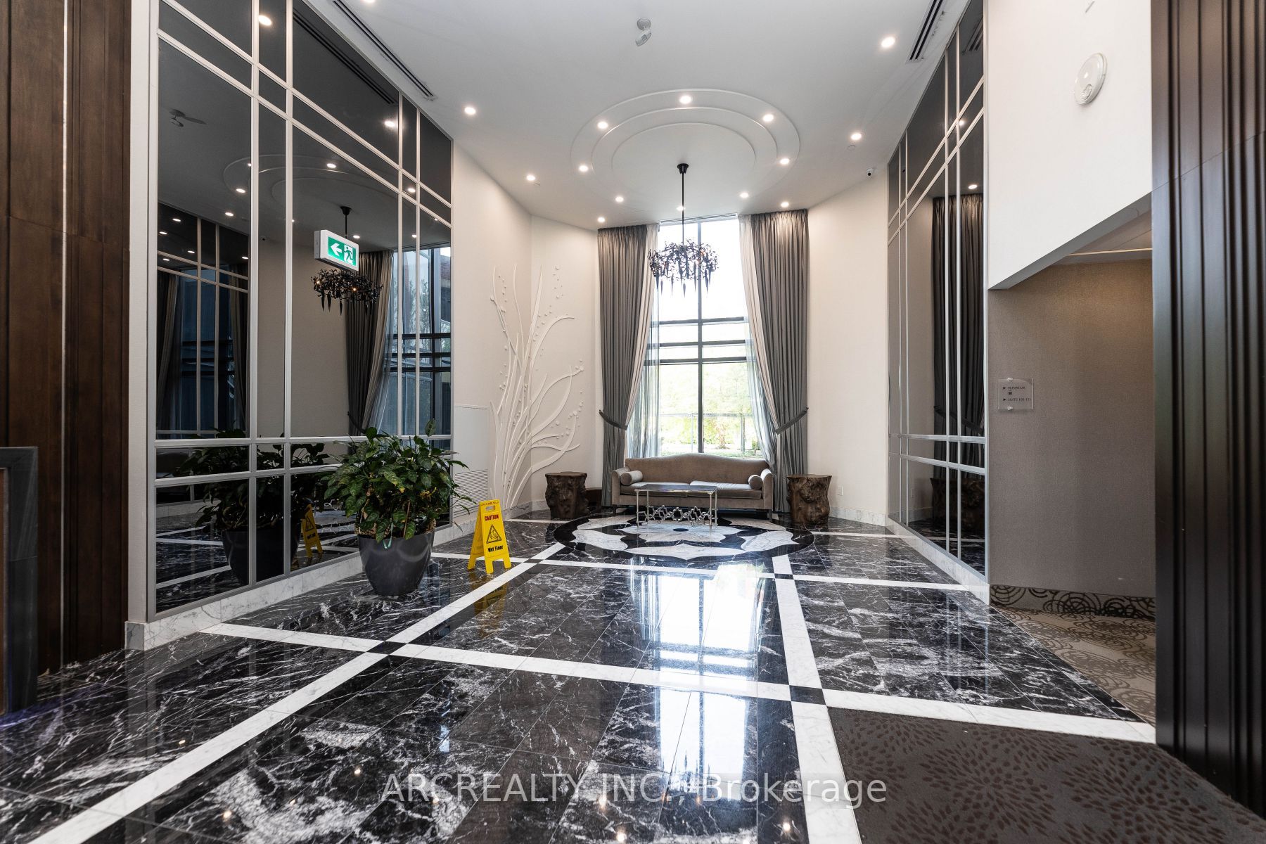 7608 Yonge Street #618