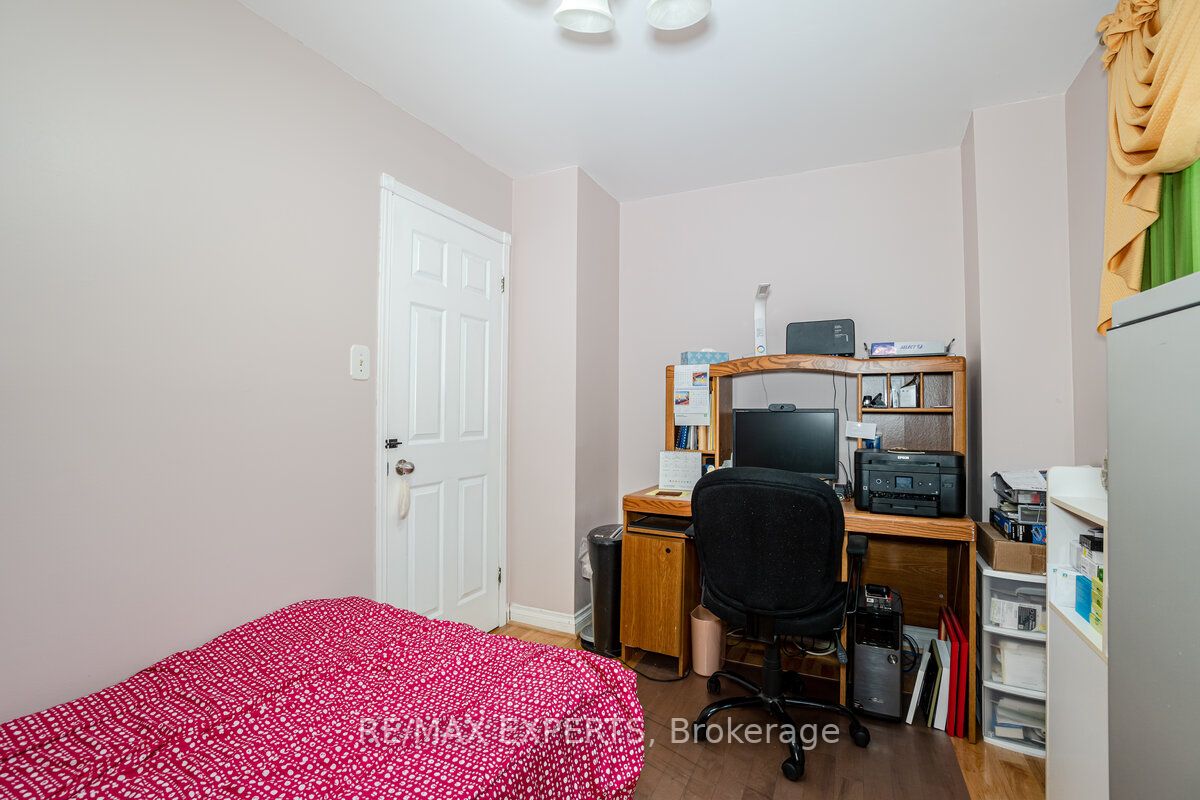 102 Zima Crescent