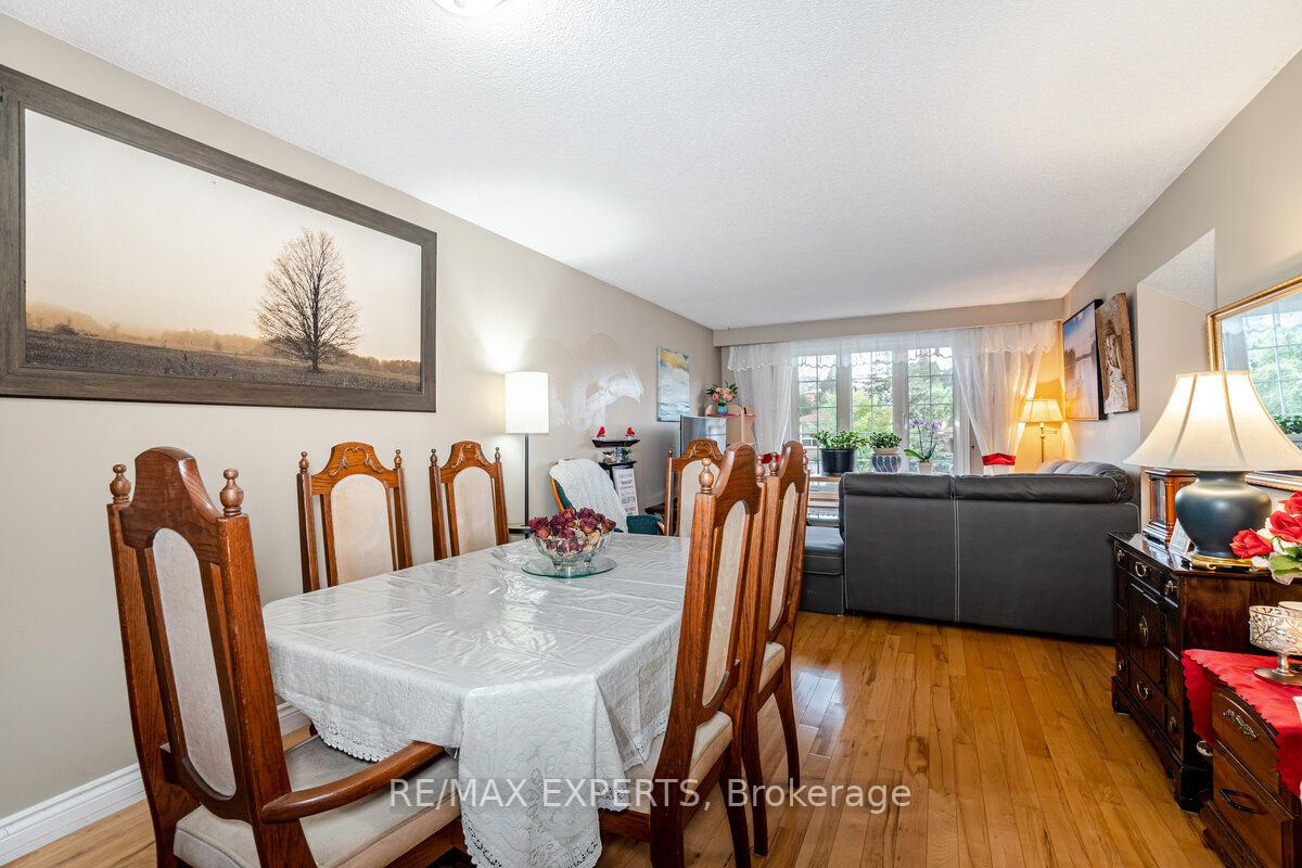 102 Zima Crescent