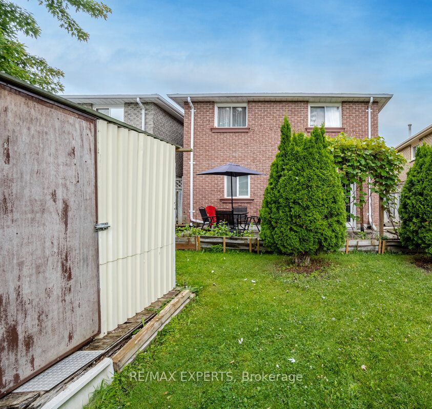 102 Zima Crescent
