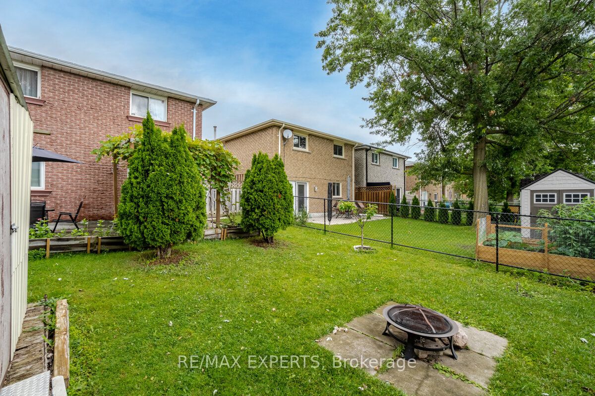 102 Zima Crescent