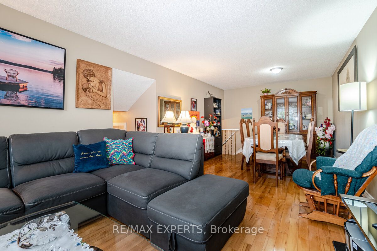 102 Zima Crescent