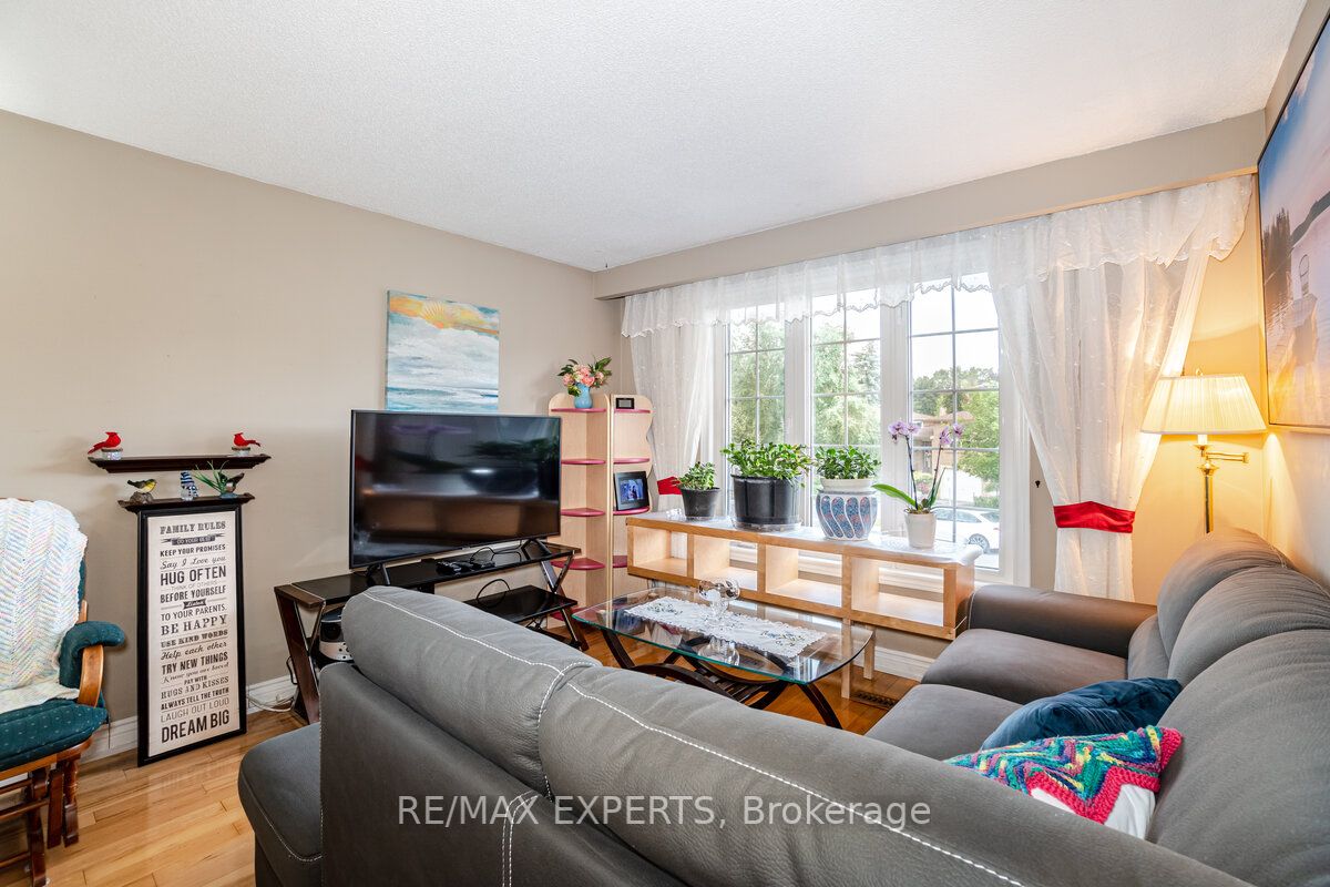 102 Zima Crescent