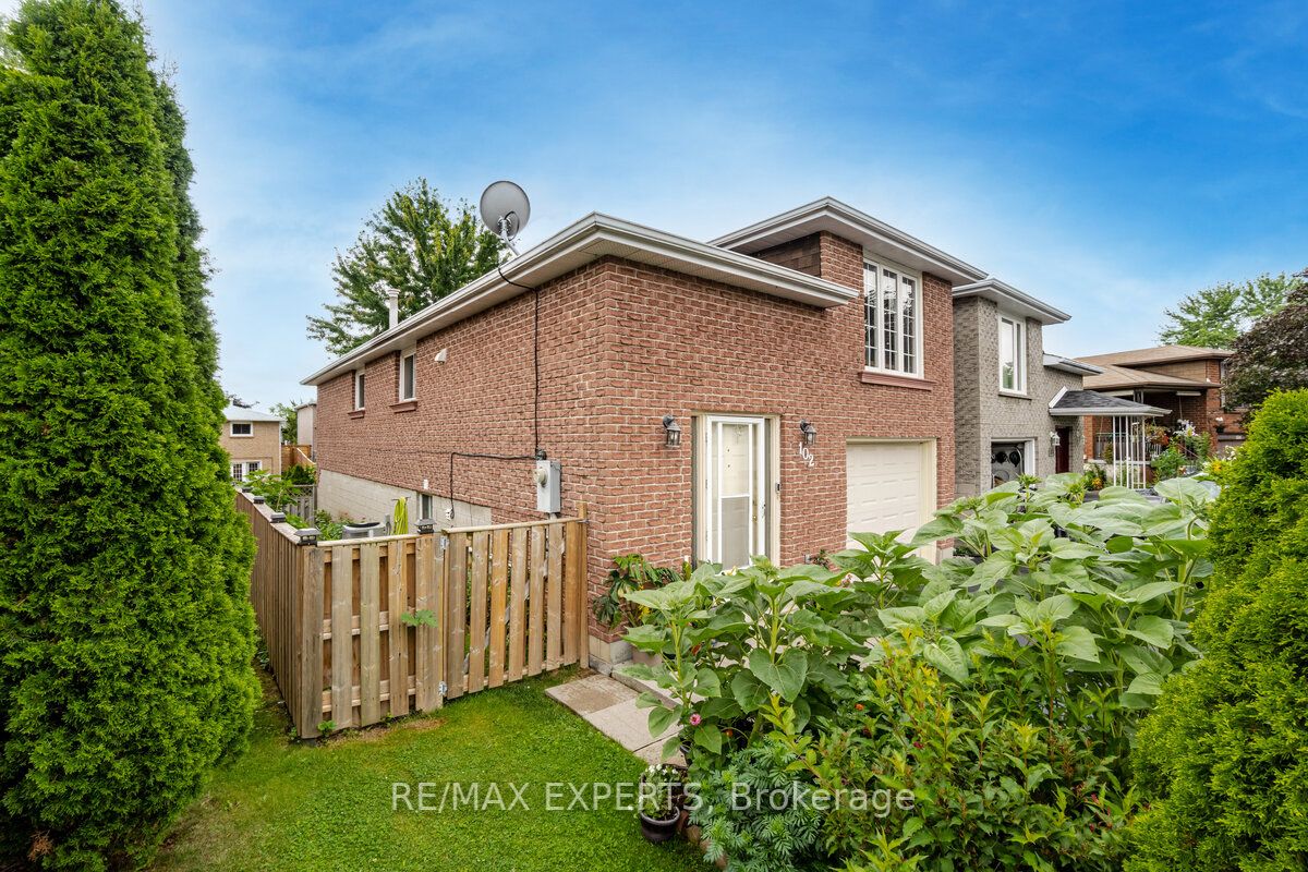 102 Zima Crescent