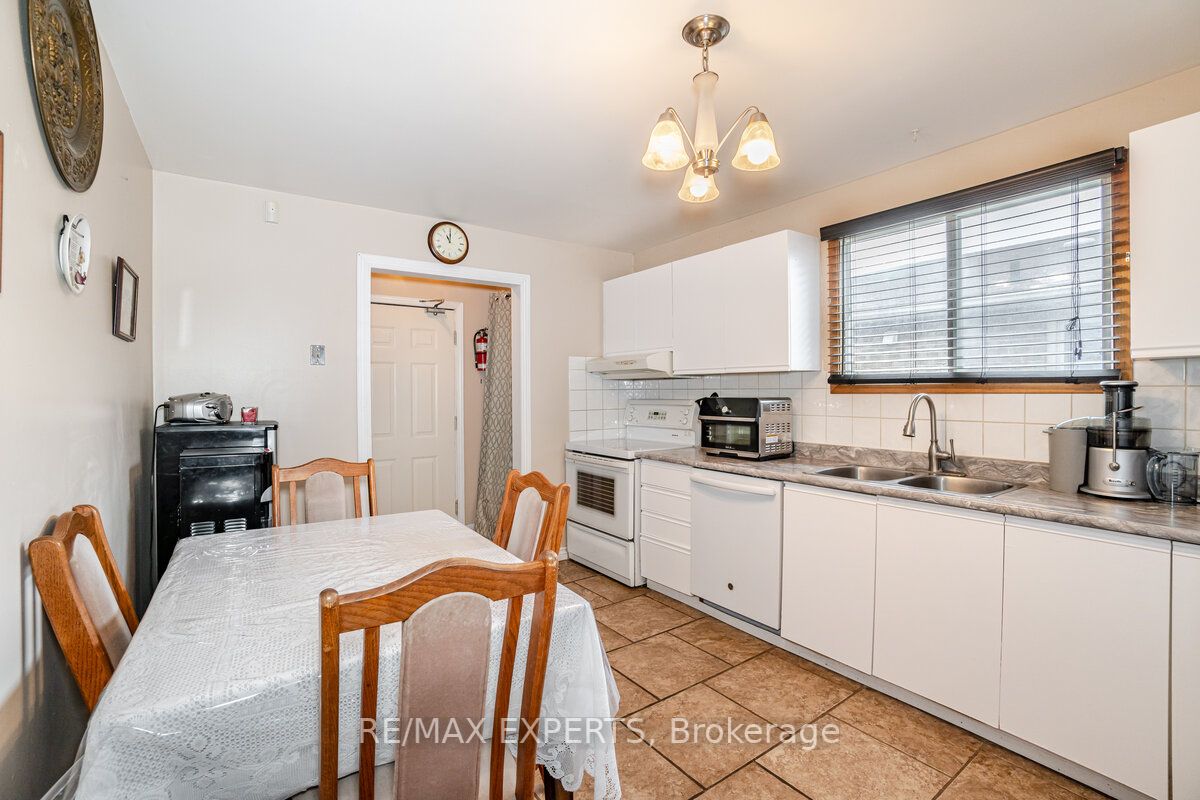 102 Zima Crescent