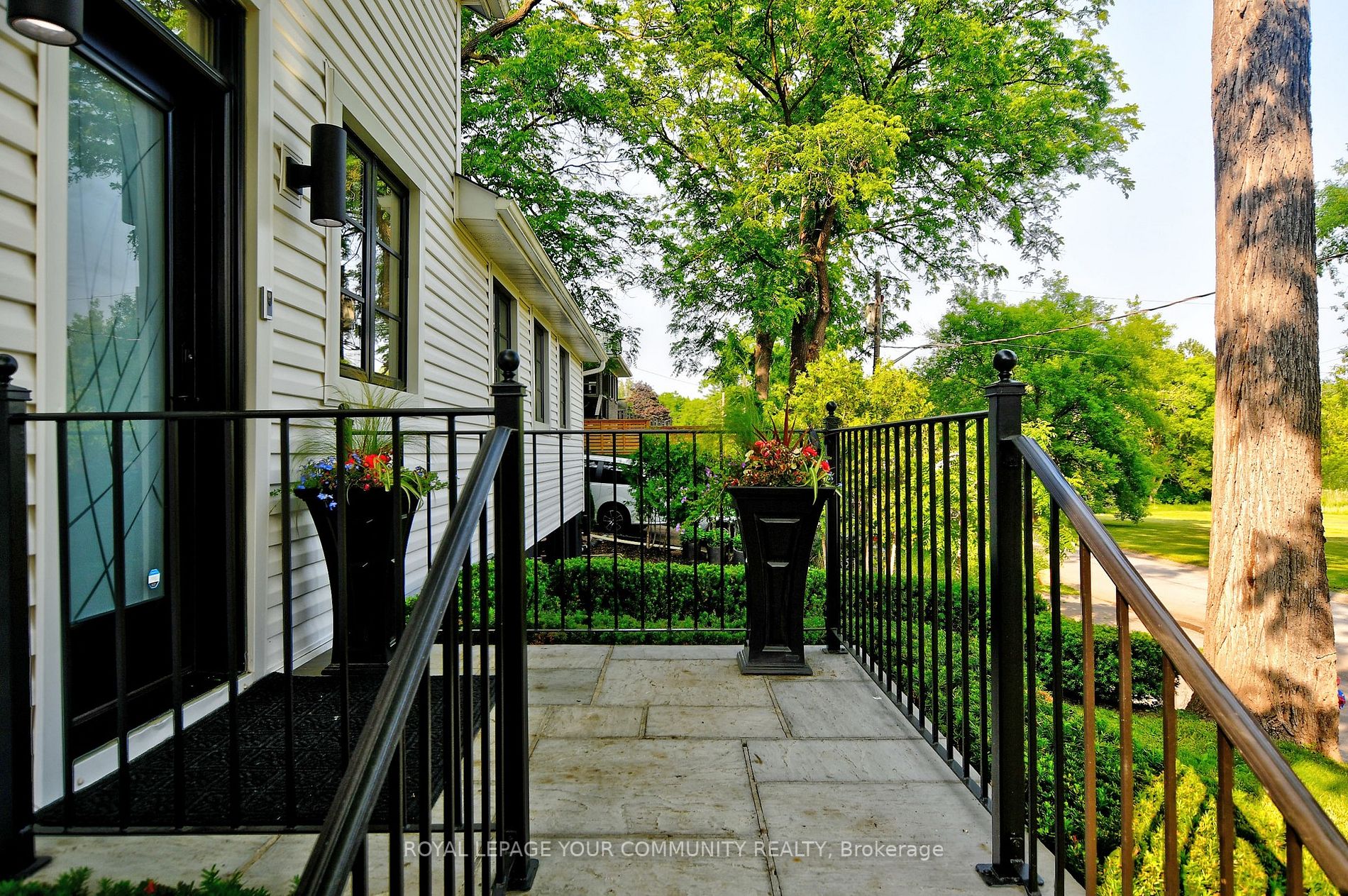 186 Main Street N