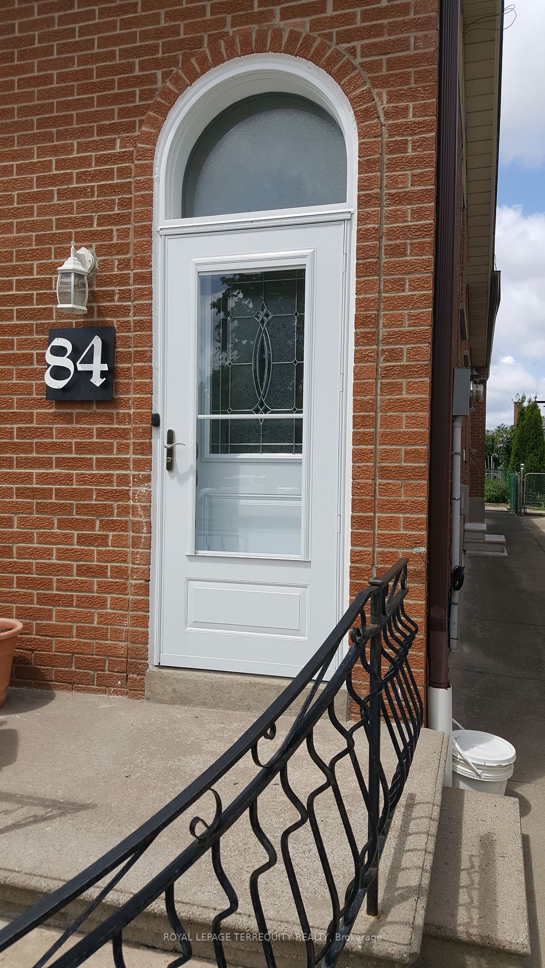 84 Aberdeen Ave