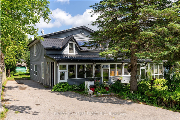 246 Regional 8 Rd, Uxbridge