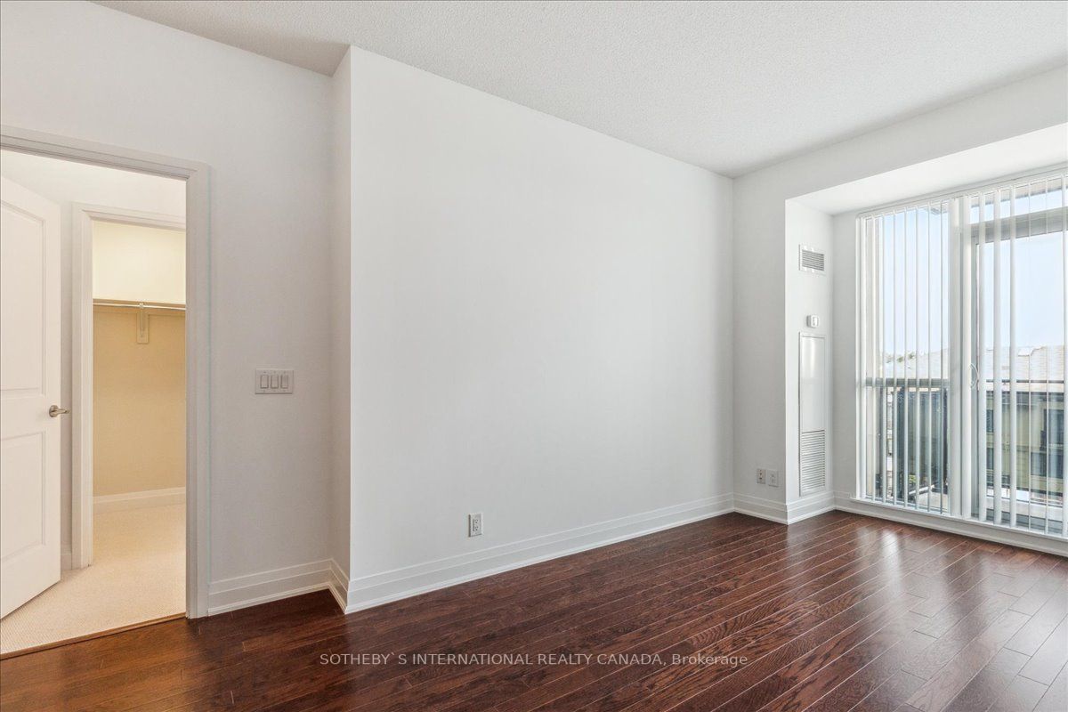 520 Steeles Ave, #514