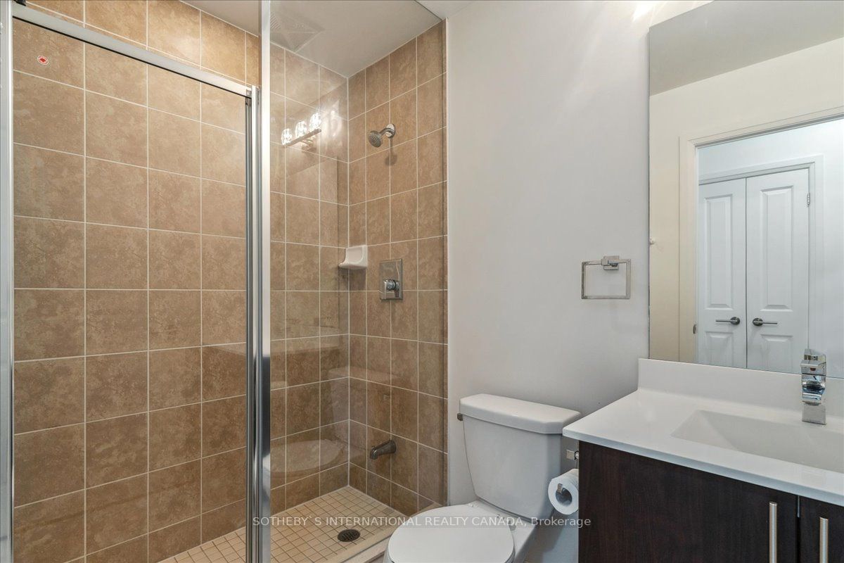 520 Steeles Ave, #514