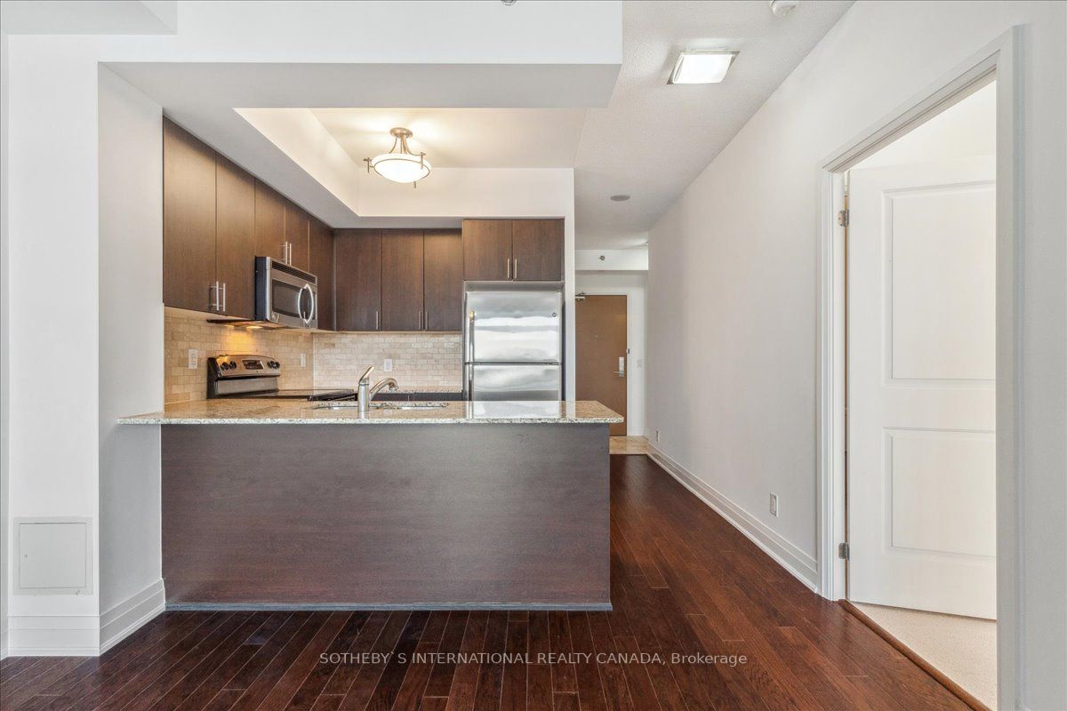 520 Steeles Ave, #514