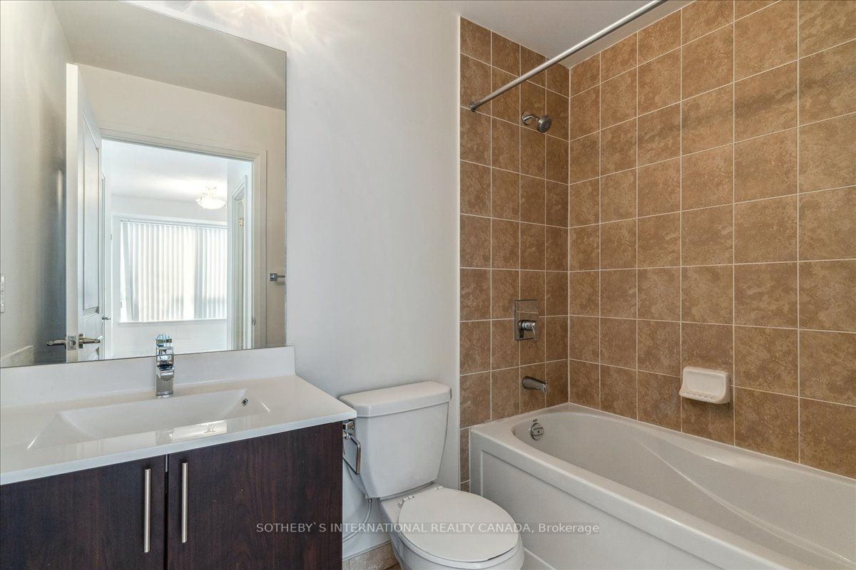 520 Steeles Ave, #514