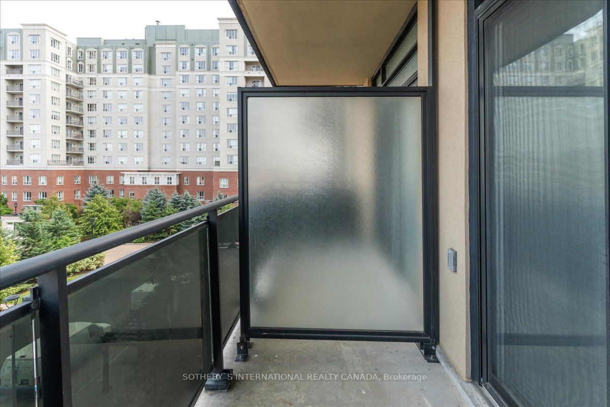 520 Steeles Ave, #514