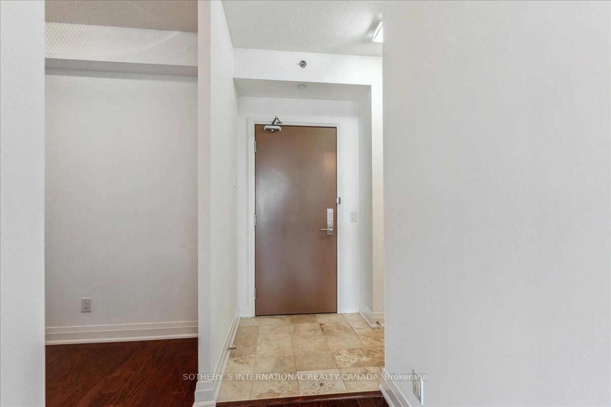 520 Steeles Ave, #514