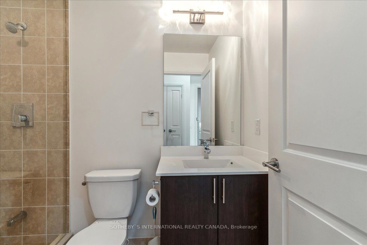 520 Steeles Ave, #514