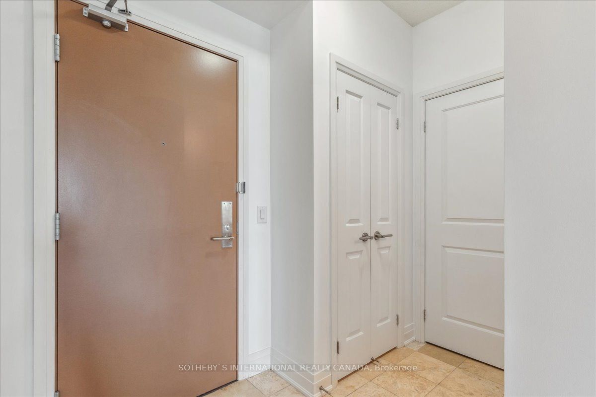 520 Steeles Ave, #514