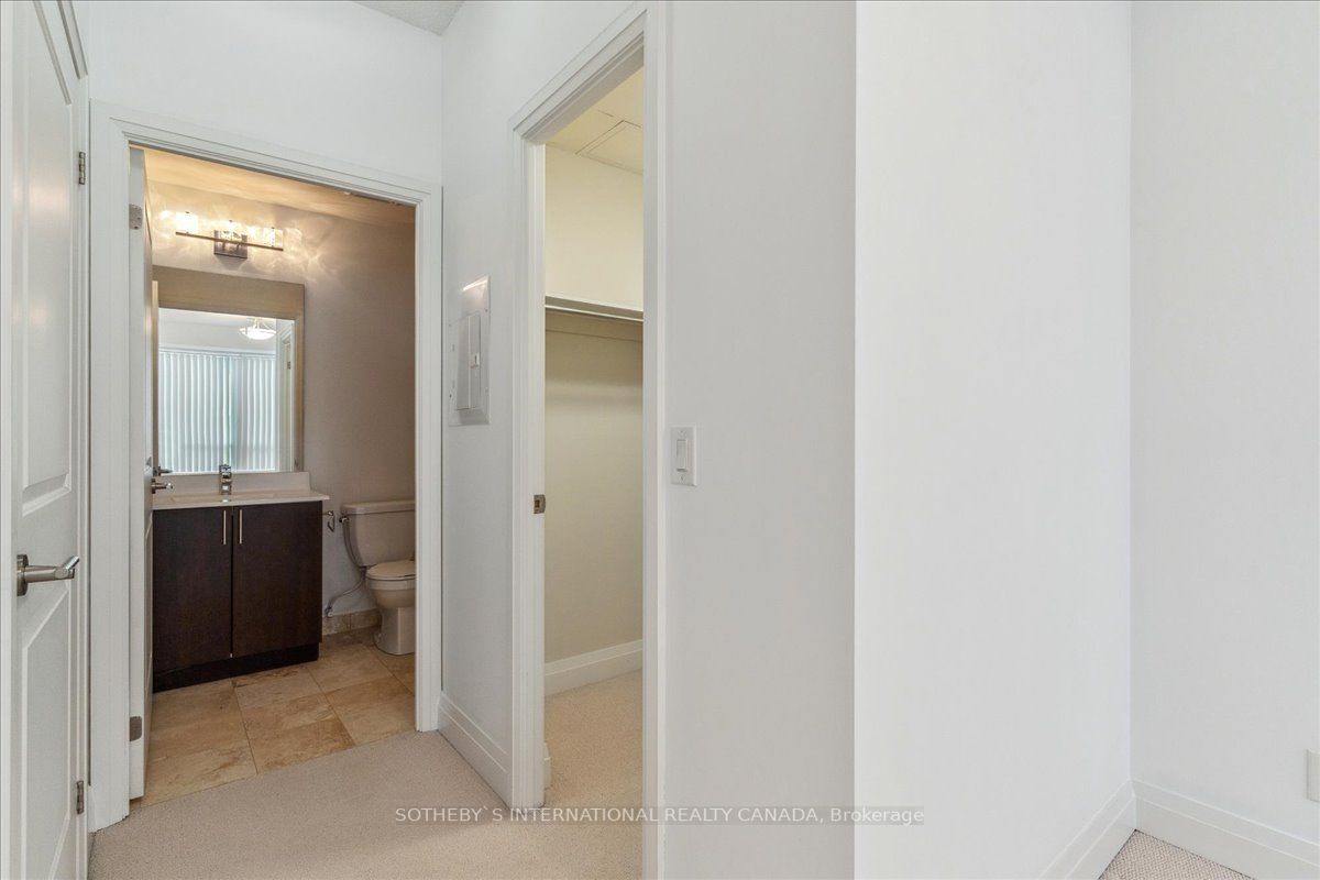 520 Steeles Ave, #514