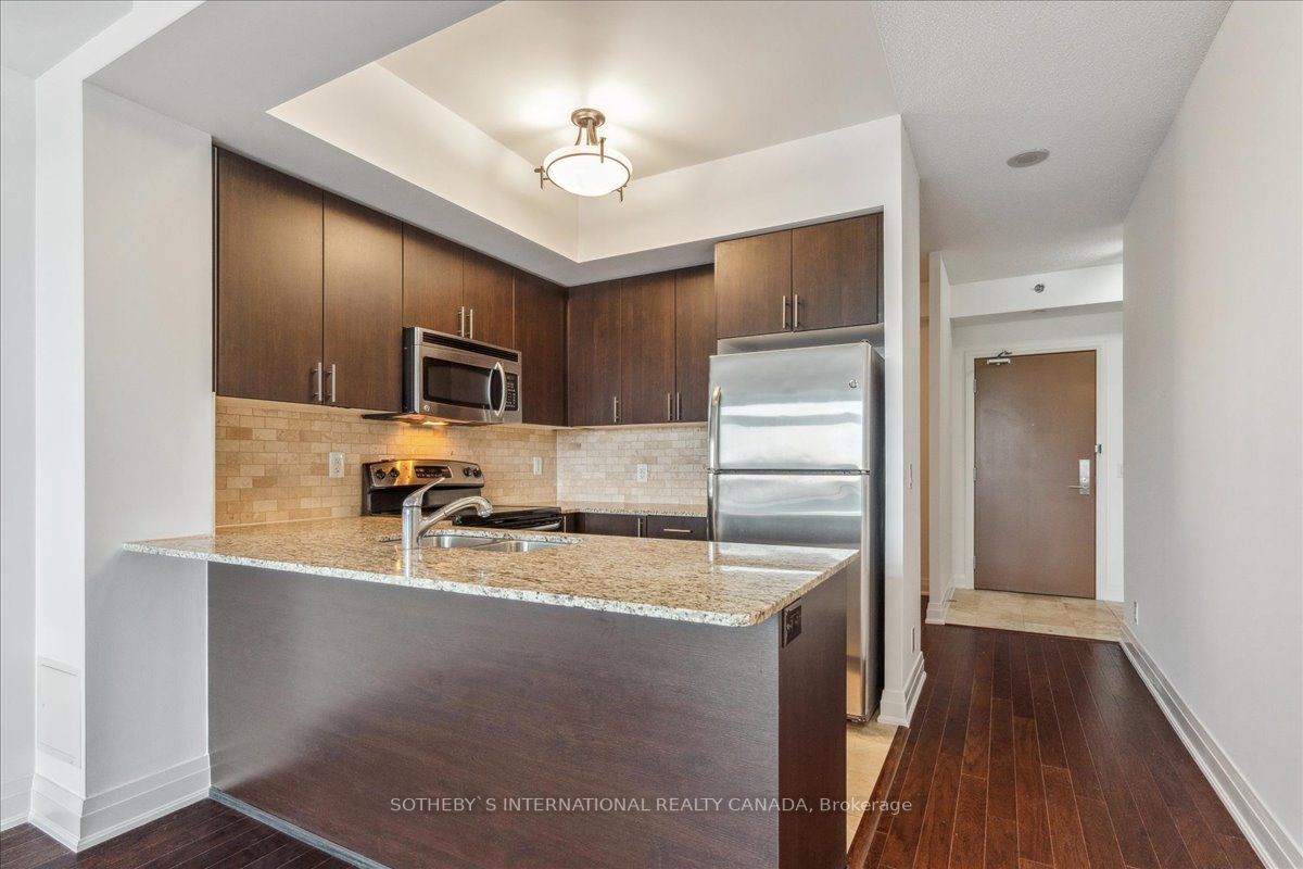 520 Steeles Ave, #514