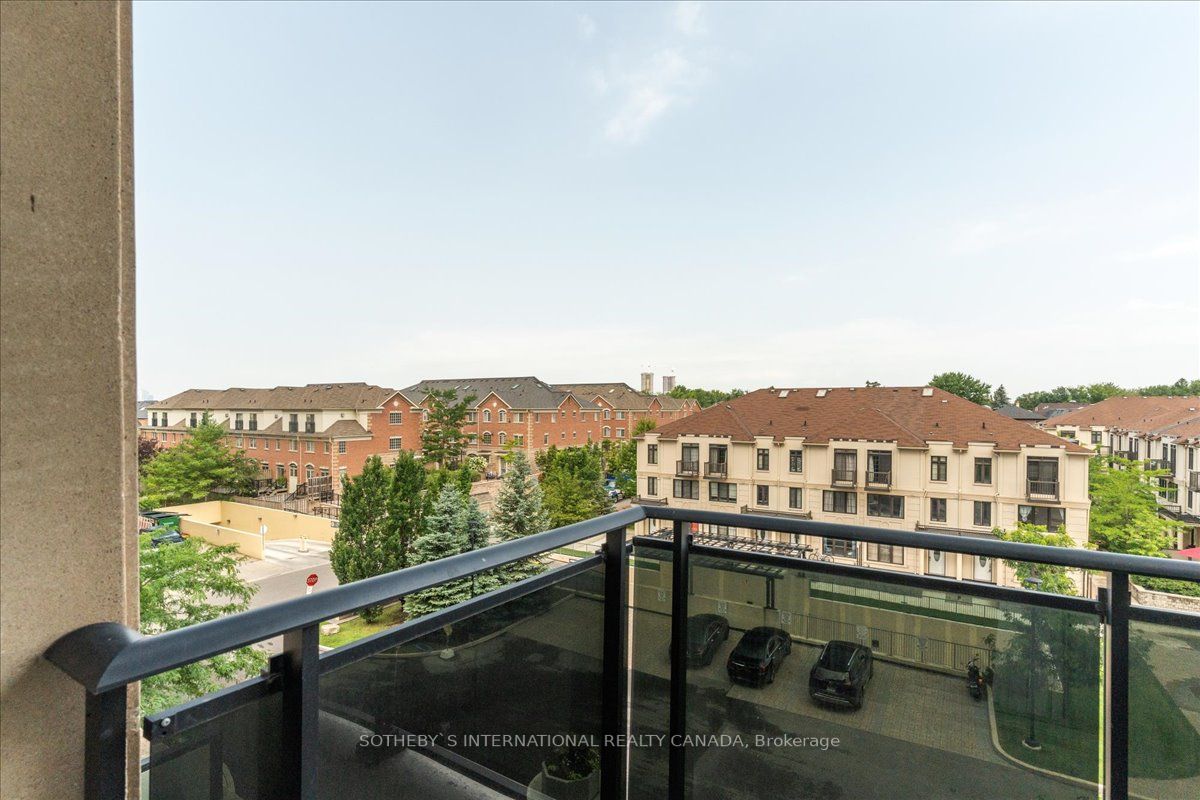 520 Steeles Ave, #514